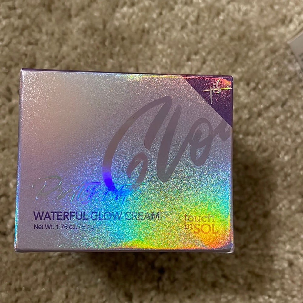Waterful glow cream 1.76oz